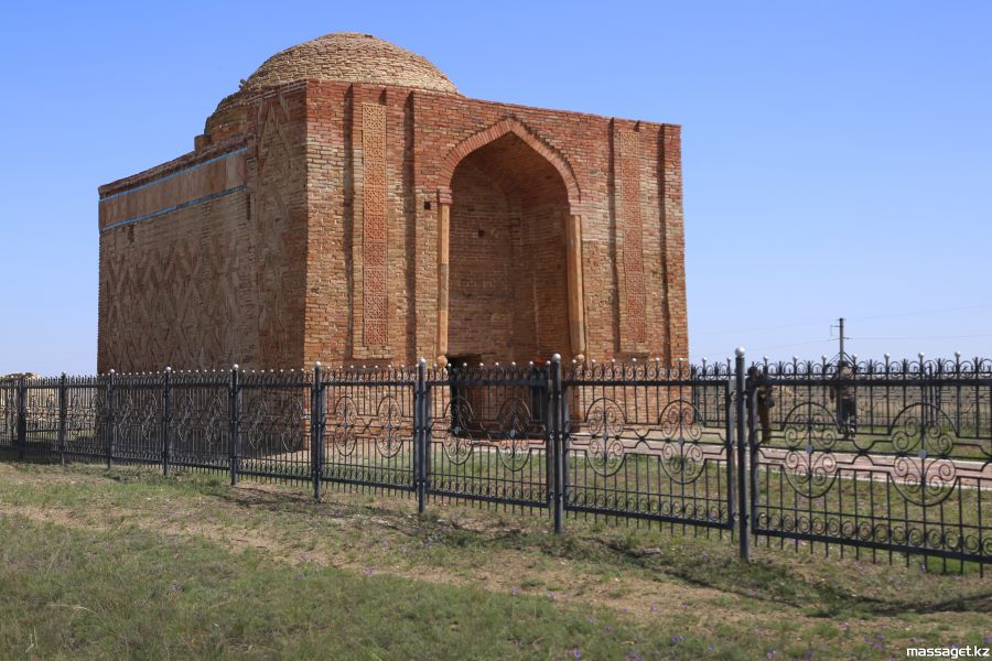 Мавзолей Алаша хана