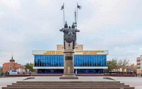 Памятник Карасаю и Агынтаю батырам